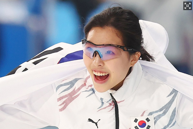 际滑冰场举, 米第一次比, 男女集体出 际滑冰场举, 米第一次比, 男女集体出